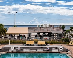 Khách sạn On The Beach! Classic Unit For 4 Guests, Pool, Tiki Bar! (Đảo Treasure, Hoa Kỳ)
