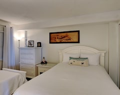 Hotel Emerald Surf (Navarre, Sjedinjene Američke Države)