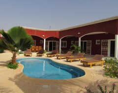 Cijela kuća/apartman Somone: Private Villa Not Overlooked, Staff Included. Wifi, Tv, Air Conditioning, 500M Beach (Mbour, Senegal)