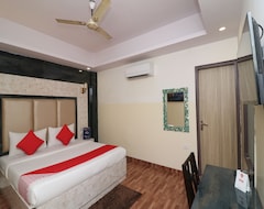 Hotel OYO 26161 Plazzo Inn (Delhi, Indien)
