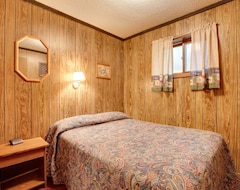 Entire House / Apartment Iron River Vacation Rental W/ Ski Slope Views! (Iron River, USA)