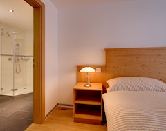 Otel Jagerhof Serviced Apartements (Zermatt, İsviçre)