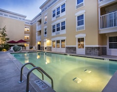 Hotel Comfort Suites at Isle of Palms Connector (Mount Pleasant, USA)