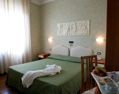 Hotel Patria (Chianciano Terme, Italy)