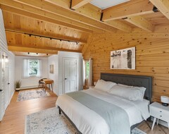 Hele huset/lejligheden Our Pondside Cabin - A Charming Retreat With Modern Amenities Near Wachusett Mtn (Westminster, USA)