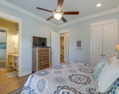 Cijela kuća/apartman Easy Breezy Getaway With 2 Decks And Ocean View! (Crystal Beach, Sjedinjene Američke Države)