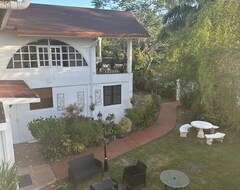 Hotel Roses Place (Chaguanas, Trinidad and Tobago)