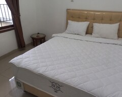 Hotel Oyo 93820 Salma Homestay Syariah (Banyumas, Indonezija)