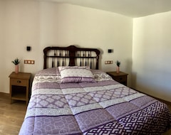 Cijela kuća/apartman Spacious Apartment For 6 People In A Village House Near Ski And Hiking (Seno, Španjolska)