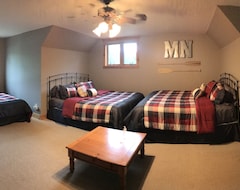 Entire House / Apartment Gorgeous Lake Obrien Cabin, 2 Hours From Mpls, Pontoon Included! (Crosslake, USA)
