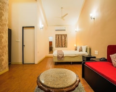 Khách sạn The Center Court Resort & Spa (Varca, Ấn Độ)
