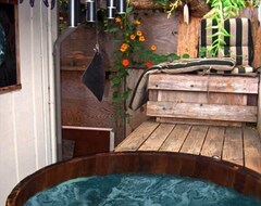 Toàn bộ căn nhà/căn hộ Romantic Retreat. Soak In The Hot Tub Or Lie On Loft Bed Listen To The Surf (La Selva Beach, Hoa Kỳ)