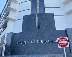 Just Renovated W/ 2 Free Spa Passes @ Fontainebleau Hotel 5 Star (Miami, ABD)