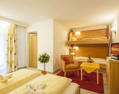 Hotelli Double Room Superior + - Castle View, Hotel-restaurant (Dorfgastein, Itävalta)
