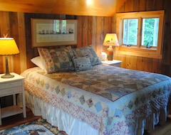Entire House / Apartment Perfect Family Get Away, Wonderful View Of Penobscot Bay, Sleeps 8. (Stockton Springs, USA)