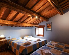 Koko talo/asunto Country Holiday Home - 9 Rooms - 10/14 Persons (Castellnou de Bages, Espanja)