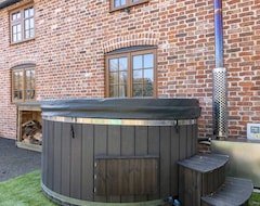 Toàn bộ căn nhà/căn hộ Regal Roost - The Coach House - Hot Tub (Shorne, Vương quốc Anh)