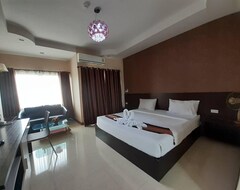 Hotel Le Parc Wangnang (Phitsanulok, Thailand)