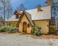 Toàn bộ căn nhà/căn hộ Pet-Friendly & Perfect For Families! English Mountain Cottage On Hogback Creek! (Sapphire, Hoa Kỳ)