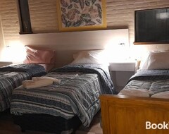 Bed & Breakfast Apart Los Cerrillos (Balcarce, Argentina)