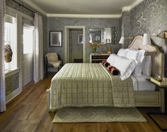 Bed & Breakfast The Cornell Inn (Lenox, Hoa Kỳ)
