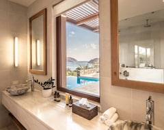 Hotel Blue Palace, a Luxury Collection Resort & Spa, Crete (Eloúnta, Grækenland)