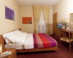 Khách sạn Hotel Donatello (Bologna, Ý)