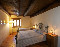 Toàn bộ căn nhà/căn hộ Villa in Borgo Alla Collina with 4 bedrooms sleeps 10 (Castel San Niccolò, Ý)