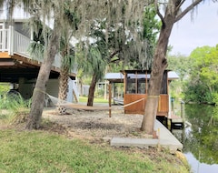 Toàn bộ căn nhà/căn hộ The Bonefish—mellow Ozello Canal Stilt Home—kayaks, Dock, King Beds, Gulf Access (Homosassa, Hoa Kỳ)