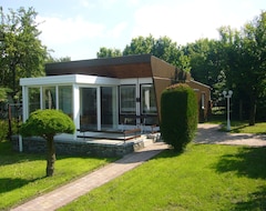 Hele huset/lejligheden bungalow with wintergarden, terrace, barbeque area, parking space, pet welcome (Niederwiesa, Tyskland)
