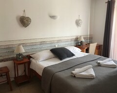 Khách sạn Hotel La Bastide (Le Lavandou, Pháp)