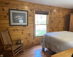 Entire House / Apartment Tucked In The Woods (Pittsboro, USA)