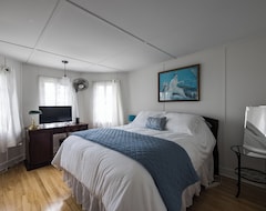 Hele huset/lejligheden Far Horizons Luxury Vacation Home (Montebello, Canada)