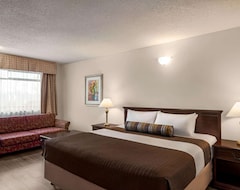 Hotel Travelodge by Wyndham Abbotsford Bakerview (Abbotsford, Canadá)