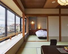 Ryokan Takinoyu Hotel (Tendo, Japonya)