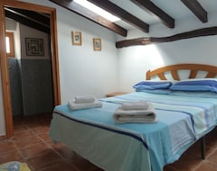 Entire House / Apartment Charming Large Village House With Stunning Mountain Views - Ideal For Groups (Benidorm, Spain)