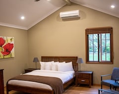 Hotel Sunshine Valley Cottages (Woombye, Australien)