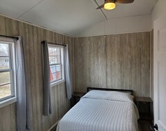 Hele huset/lejligheden 2 Bedroom Cabin Near The River (New Boston, USA)