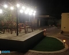 Koko talo/asunto Strh@ Shrf@ Lwh@oasis Terrace Inn And Lounge (Bahla, Oman)