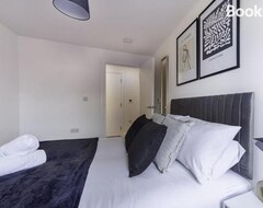 Tüm Ev/Apart Daire Modern And Bright 2 Bed Apartment In Ashford (Ashford, Birleşik Krallık)