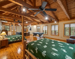 Toàn bộ căn nhà/căn hộ Stunning Studio Barn Jacuzzi/sauna Sleeps 7 (Maryville, Hoa Kỳ)