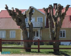 Koko talo/asunto Lilla Gula Huset Pa Landet (Karlskrona, Ruotsi)