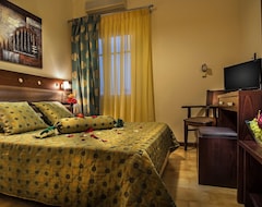 Hotel Semiramis Guesthouse (Adamas, Greece)