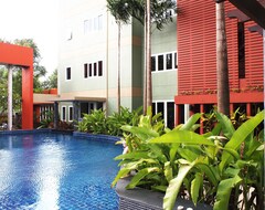 Khách sạn Hotel Phuket Ecozy (Phuket, Thái Lan)