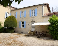Toàn bộ căn nhà/căn hộ Homerez - House For 4 Ppl. With Shared Pool And Garden At Saint-palais-du-né (Saint-Palais-du-Né, Pháp)