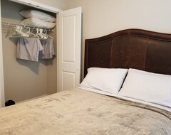 Cijela kuća/apartman Modern And Spacious 3 Bedroom Home In Dt Jamestown (Jamestown, Sjedinjene Američke Države)