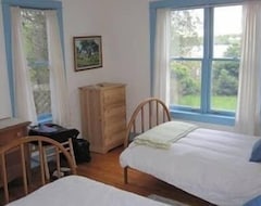 Entire House / Apartment Artists Retreat - Four Bedroom Home (Deer Isle, USA)