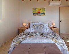 Toàn bộ căn nhà/căn hộ Tranquil Sea View Villa With Private Pool,just 2km From The Beach! (Agios Georgios, Hy Lạp)
