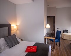 Hotel Tridente Suites (Rome, Italy)