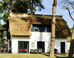 Toàn bộ căn nhà/căn hộ Luxurious fisherman's cottage, 5 , charming and elegant, luxury sauna and fireplace (Zirchow, Đức)